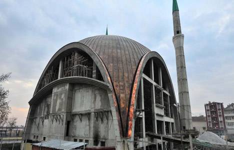 Rasimpaşa Camii'nin 20 ton bakırla kaplanan kubbesi tamamlandı!