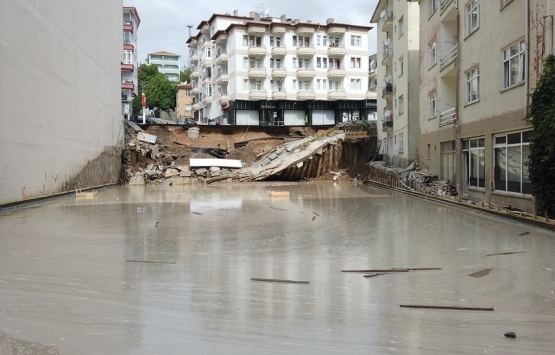 Ankara da istinat duvarı çökmesi nedeniyle binalar tahliye edildi! 
