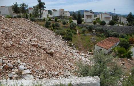 Didim Akbük'te dere yatağına doldurulan molozlar için işlem başlatıldı!