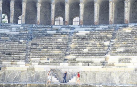 Aspendos Antik Tiyatrosu doğru restore edilemedi mi?