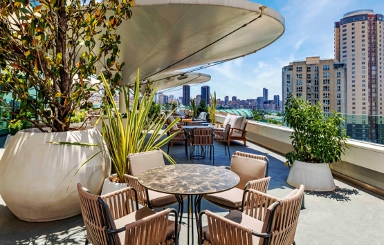 Bulvar216'da nefes terası ile açık havada ofis imkanı!