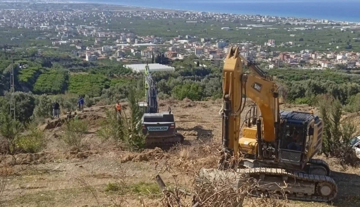 DEVA Partili Avşar’dan Samandağ eleştirisi: Hazine arazisi varken neden tapulu tarım alanlarına el atılıyor?