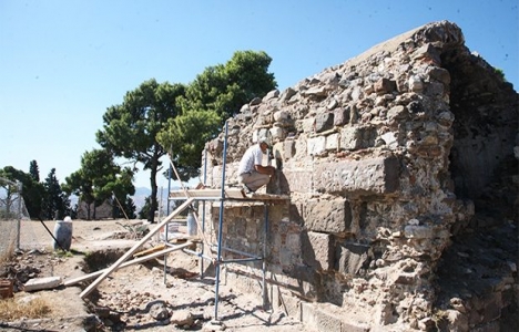 İzmir Kadifekale'de mescit ve sarnıç restorasyonu başladı!