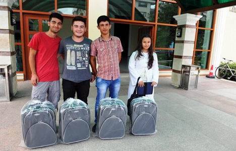 Pendik Belediyesi'nden öğrencilere hediye dolu valiz!