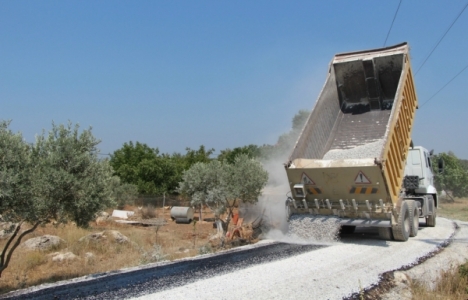 Kuşadası Belediyesi'nden 277 bin metrekare yol!
