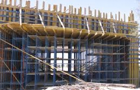 İzmir Çevre Yolu'ndaki köprü iskelesi çöktü!