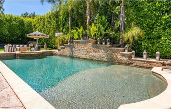 Kaley Cuoco Los Angeles taki evini satıyor!