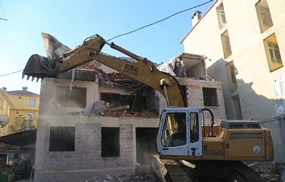 Gölcük'teki kaçak yapılar yıkılıyor!