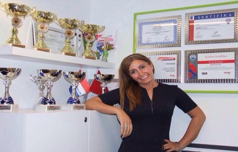 Esra Eronat ödüle doymuyor!