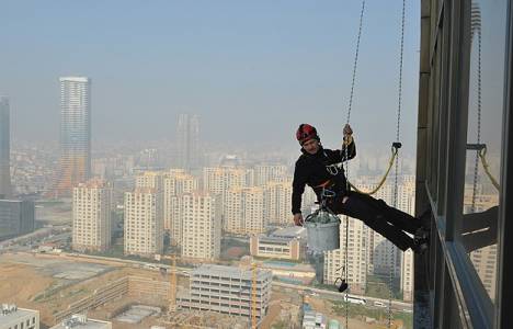 Endüstriyel dağcılık binalarla yükselen meslek haline geldi!
