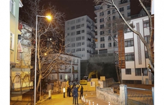 İnşaat kazısında temeli kayan apartmanda yıkım başladı!