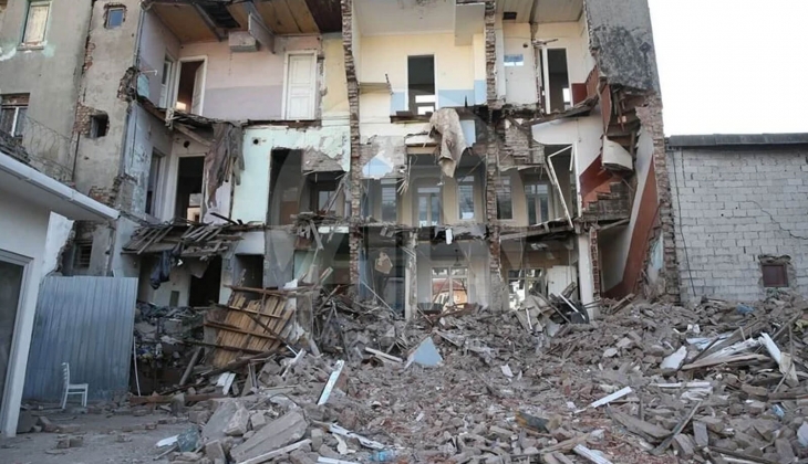 Deprem bölgesindeki 3 şehirde yeni imzalar atıldı! Bu sene 200 bin konut depremzedeye teslim edilecek!