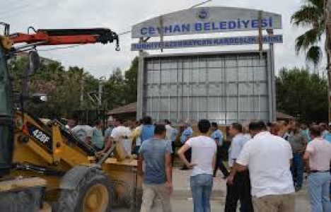 Adana Ceyhan halkı parklarını geri kazandı!