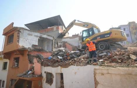 İzmir'de dönüşüm kapsamında yıkımlar başladı!