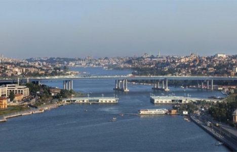 Galata Köprüsü'nü oluşturan 12 parçadan 3'ü kayboldu!