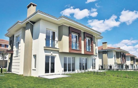 Polatyol, Eston Şehir'deki 87 villanın teslimini yaptı!