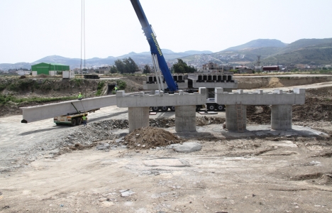 Asi Nehri'ne 4. köprü!