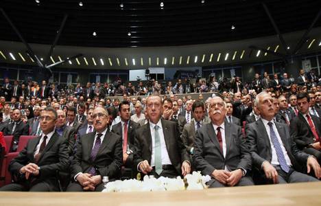 Küçükçekmece Arenamega'nın ismi Yahya Kemal Beyatlı Kültür Merkezi olarak değiştirildi!