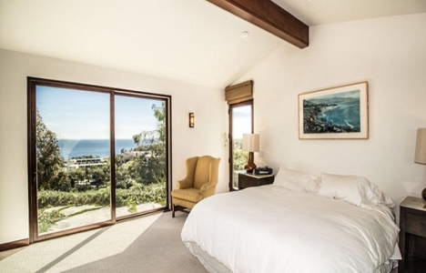 Robert Downey Jr. Malibu dan yeni ev aldı!