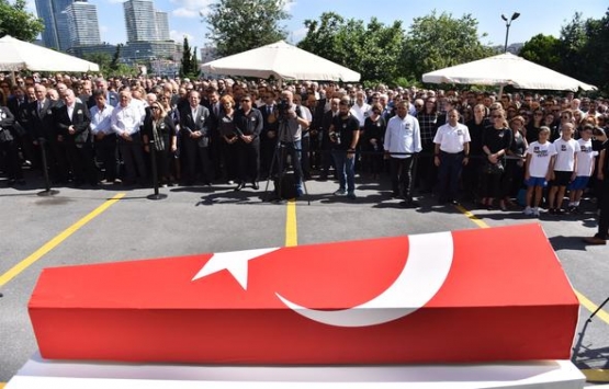 Şarık Tara son yolculuğuna uğurlanıyor!