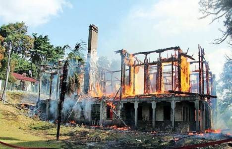 Hüseyin Avni Paşa Köşkü yangın