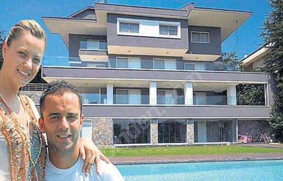 Ünlü isimler milyon liralık evlerini satışa çıkardı!