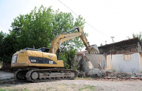 1947 yılında gecekondu evleri yıkılmayacak!