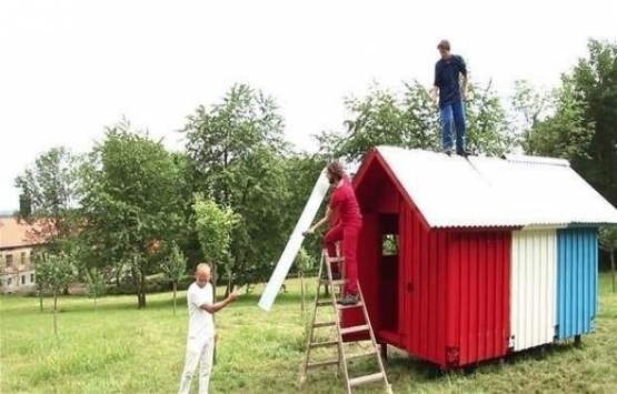 Prag ta 3 saatte ev inşa edildi!