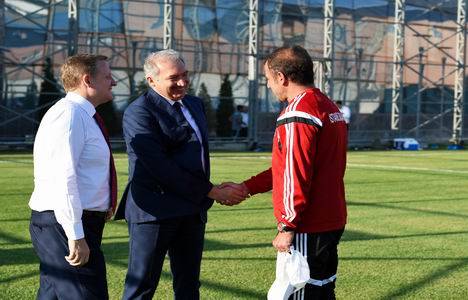 Mevlüt Uysal'dan Başakşehirspor'a Fatih Terim Stadyumu'nda ziyaret!