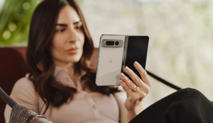 Google Pixel Fold, mükemmelliğin sınırlarını zorluyor: Katlanabilir telefon devrimi başlıyor!