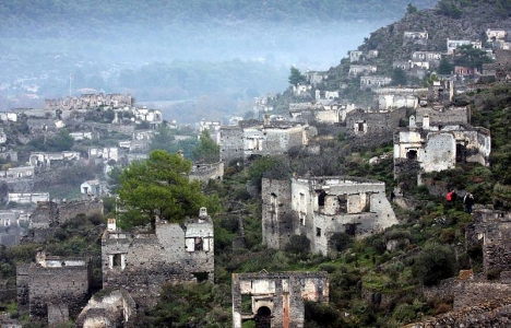 Fethiye Kayaköy Ören'deki tarihi mimari yapılar zarar görüyor!