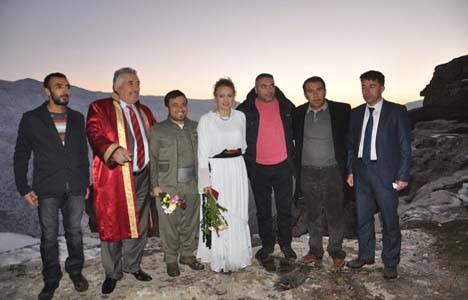 HES'e tepki için Botan Vadisi'nde nikah kıyıldı!