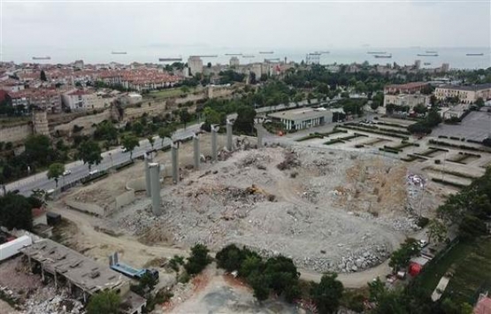 Abdi İpekçi Spor Salonu nun yıkımında sona gelindi!