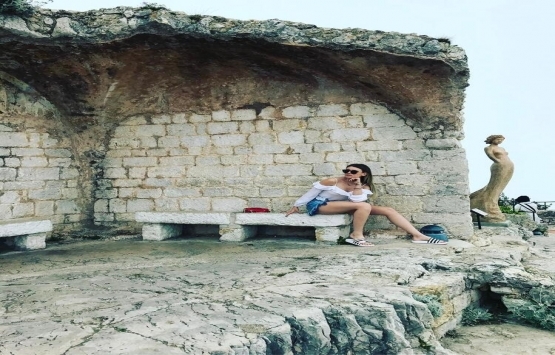 Gizem Karaca: İzmir deyim, köy hayatı yaşıyorum!