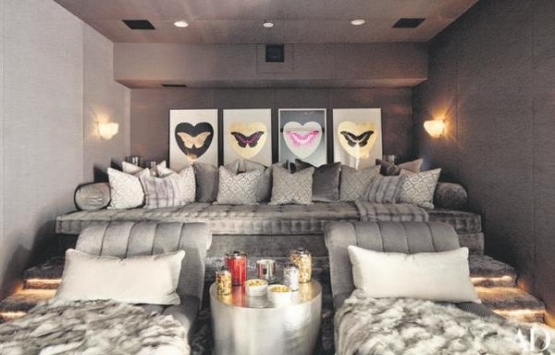 Khloe ve Kourtney Kardashian, ABD’deki evini dekore ettirdi!