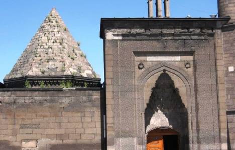 Hunat Hatun Medresesi restorasyon çalışmaları tamamlandı!