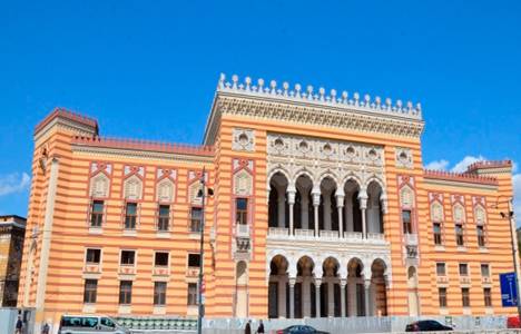 Bosna Savaşı'nda topa tutulan meşhur kütüphane binası yenilendi!