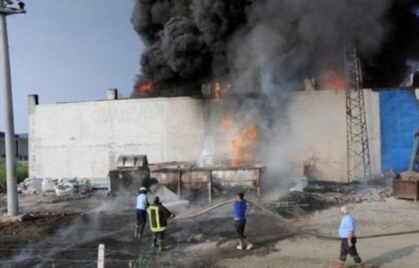 Mersin Erdemli'de bir fabrikada yangın çıktı!