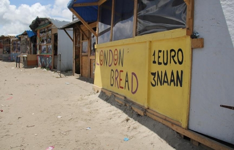 Fransa jungle sığınmacı kampındaki dükkanlar kapanmayacak!