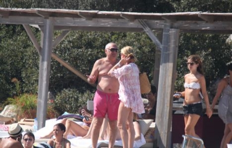 Osman Merzeci ve Melis Murathanoğlu Mikonos ta ev kiraladı!