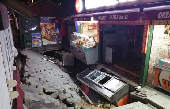 Ortaköy Kumpirciler Çarşısı nda göçük: 1 yaralı!