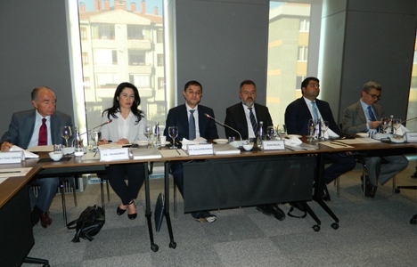 Camşid Kuçarov: Türk iş adamlarına 3 gün içinde vize vermeyi hedefliyoruz!