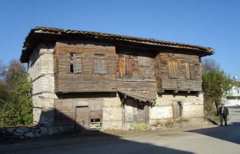 Antalya'daki eski yapılar restorasyon bekliyor!