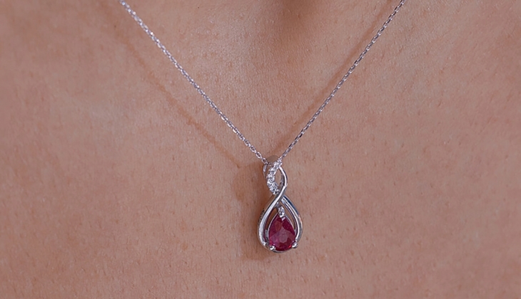 Daha uygunu yok! Pırlanta kolyelerde dev fırsat! İşte Blue Diamond pırlanta kolye fiyat listesi