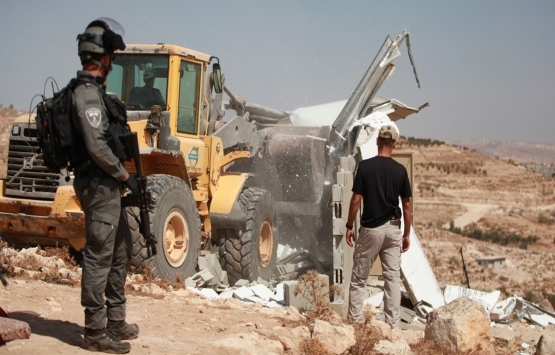 İsrail güçleri Batı Şeria'da Filistinlilere ait 7 evi yıktı!