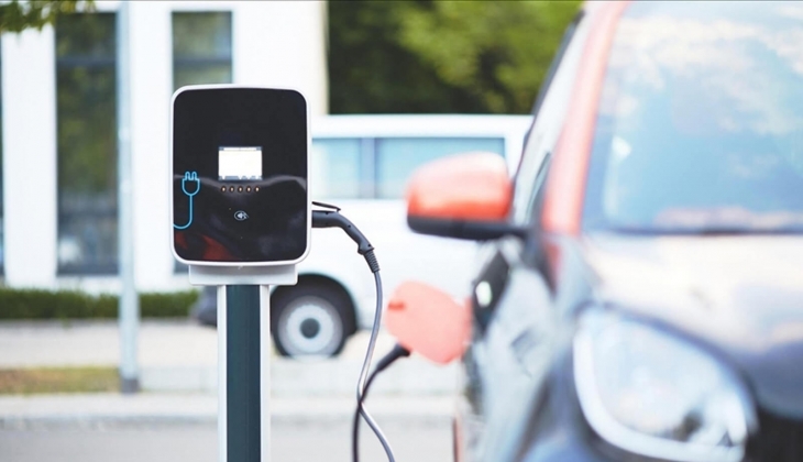 Bakan Uraloğlu ndan elektrikli araç açıklaması: 2035 te her 2 araçtan biri elektrikli olacak!