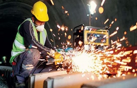 Kaçak işçi çalıştıran firmalar ihalelerden men edilecek!