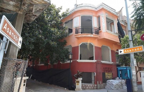 İzmir Dario Moreno Sokağı'ndaki tarihi bina restore ediliyor!