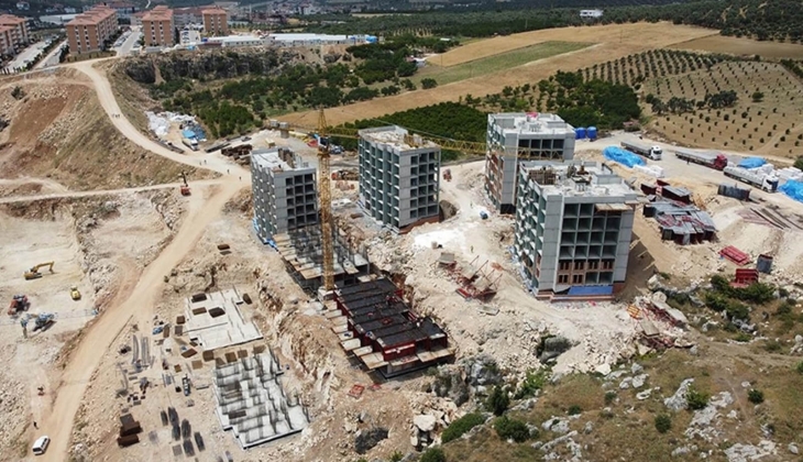 Bakan Özhaseki Hataylılara müjdeyi verdi! 6 bin 979 deprem konutu bu ay sonuna kadar teslim edilecek!