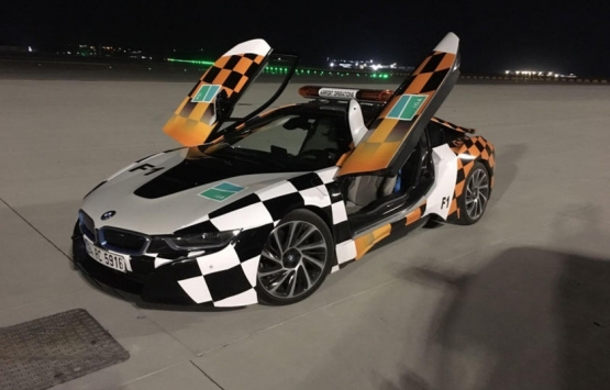 3. Havalimanı nda uçaklara lüks araçlar eşlik edecek!